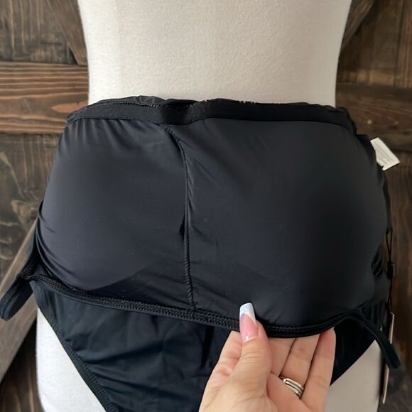 La Blanca Women's Island Goddess Rouched Body One Piece Swimsuit - Picture 7 of 14